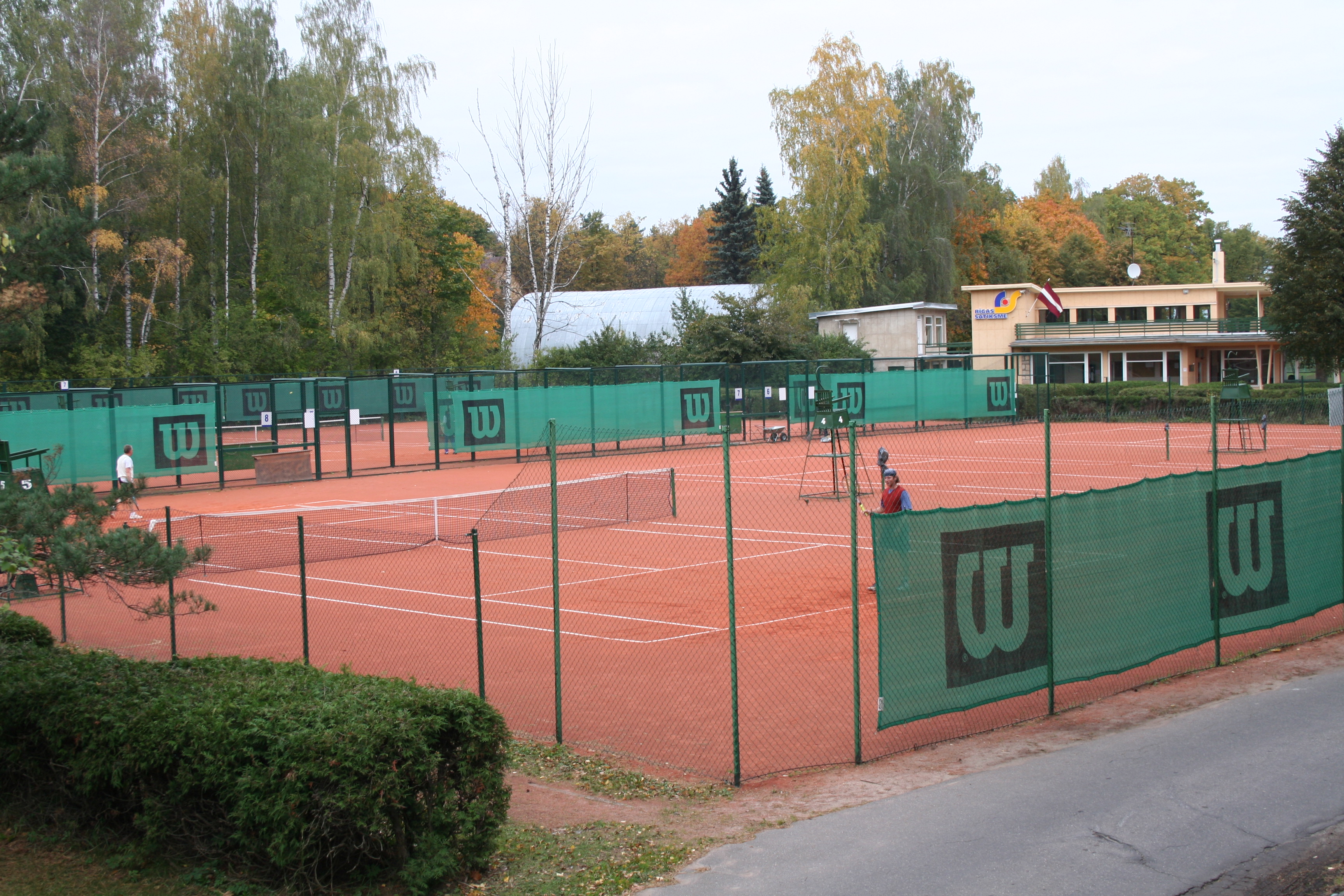 Fotogrāfija tenisa laukumi korti sporta bāze Mežaparks (3).jpg