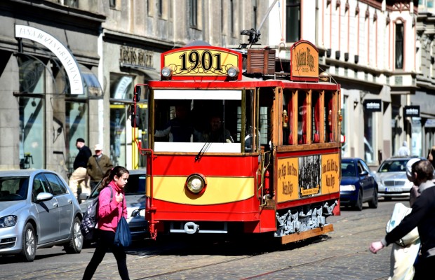 There will be a guide in Retro tram during Riga Festival